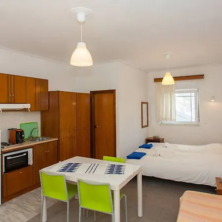 Apartamento Marathakis *